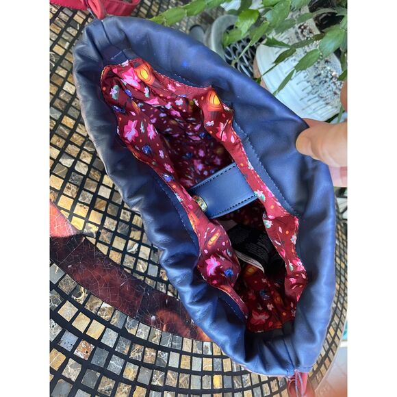 Loungefly Disney Mulan Castle Cinch Sack Crossbody Bucket Bag NWOT - Picture 5 of 10